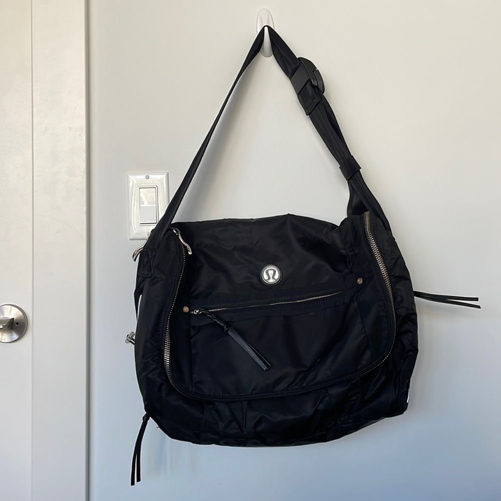 Lululemon crossbody lap top bag